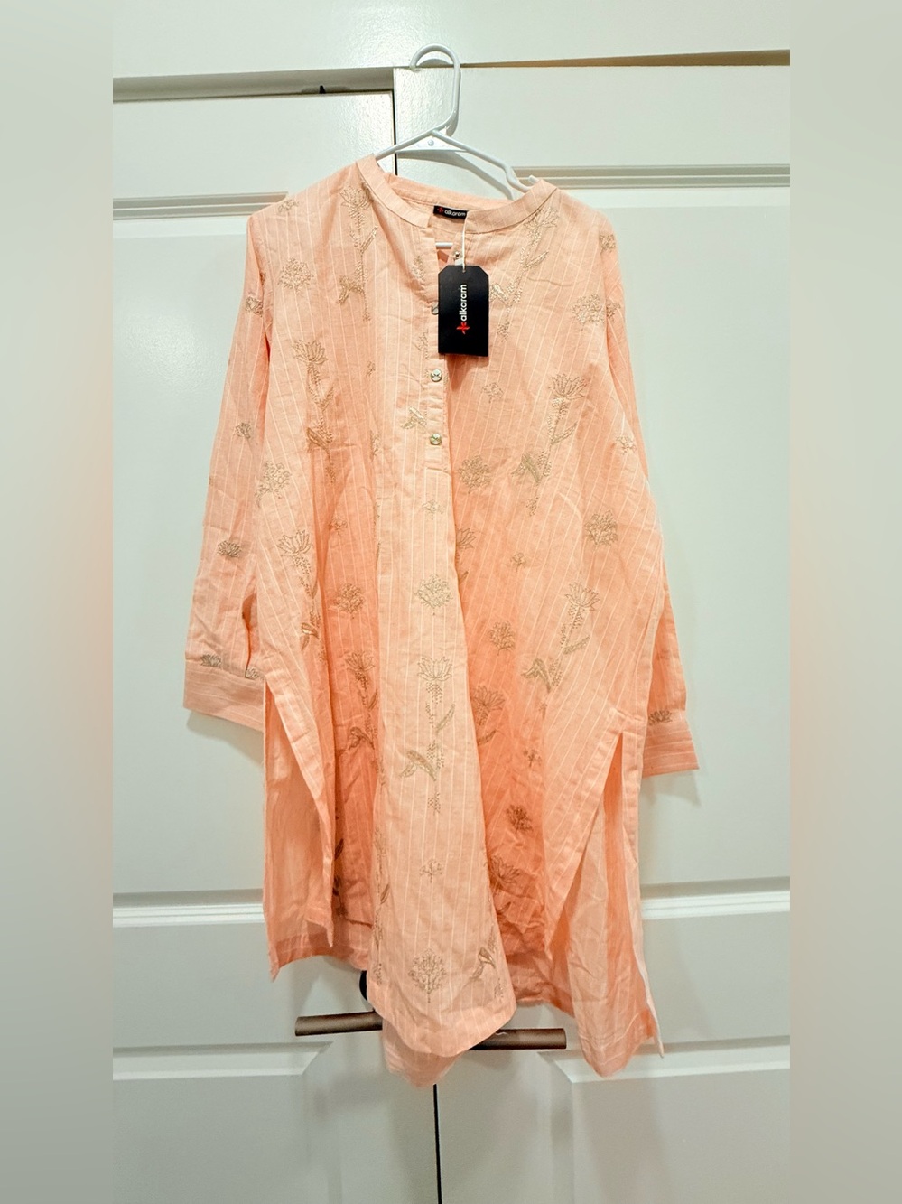 🔥🚨 FLASH SALE: ALL FOR JUST $10 USD!🚨🔥 Alkaram Peach Embroidered Kurta Tunic ❤️